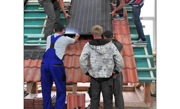 Rozpoczęły się szkolenia z systemu solarnego Braas