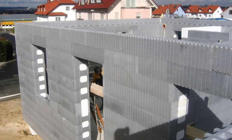 Grubość przegród w domu pasywnym. Przegląd nowoczesnych systemów ściennych